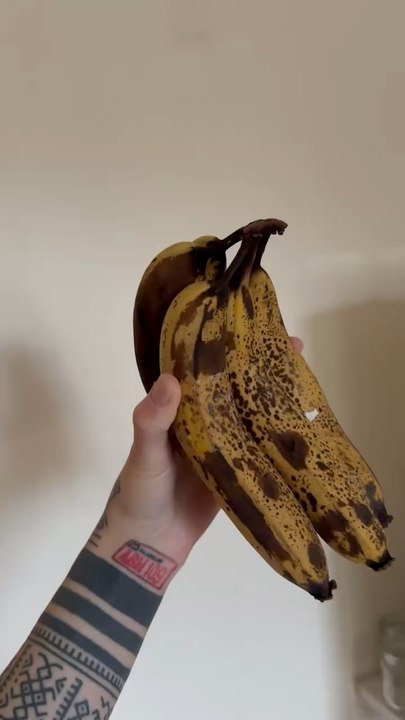 BANANA BREAD