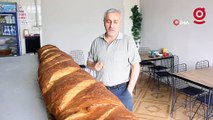Boyundan büyük somun ekmeği üretti