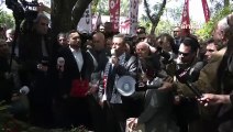 Özgür Özel, Deniz Gezmiş'in mezarına karanfil bıraktı