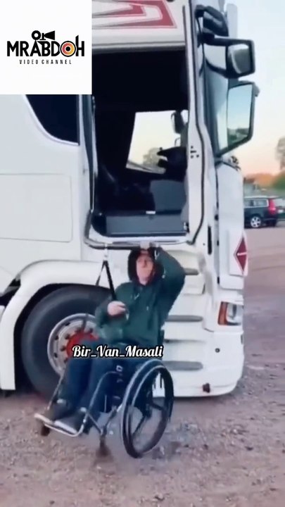 ابتكار جميل لذوي الاحتياجات الخاصة لإمتهان مهنة السياقة ... A beautiful innovation for people with special needs to practice driving...