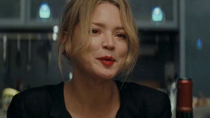 A Mature 42 Year Old WOMEN Fall In Love With A Young College Guy _ Film Explained In Hindi