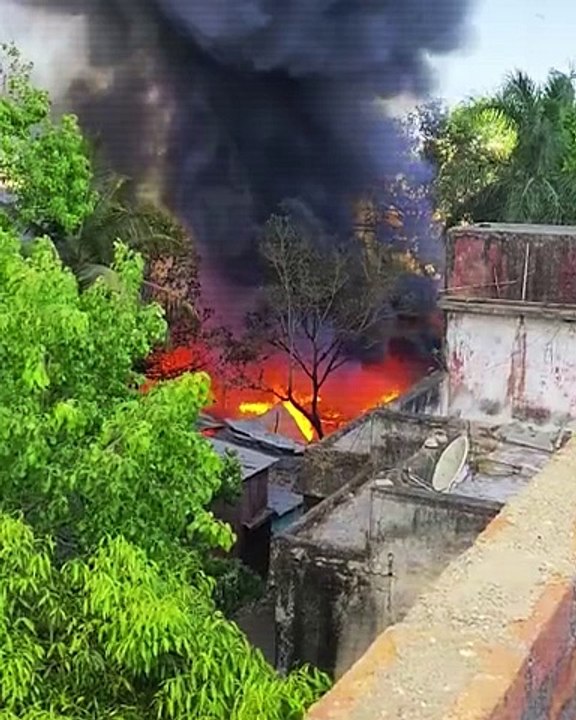 नाशिक शहरात आगीच्या घटना वाढल्या नाशिक रोड परिसरात गोडाऊनला आग