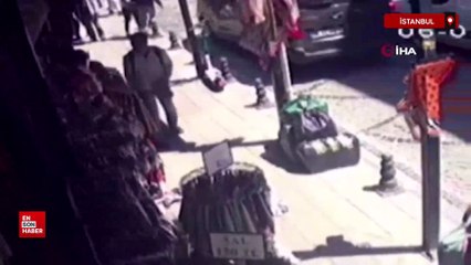İstanbul Fatih’te kendisinden alışveriş yapmayan turisti bıçaklayıp kaçtı