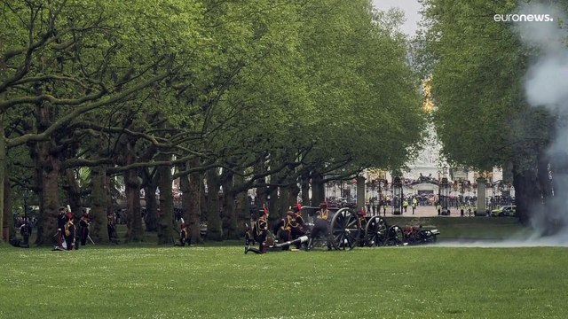 شاهد: طلقات مدفعية في مناطق بريطانية مختلفة احتفالاً بذكرى تتويج الملك تشارلز الثالث