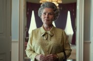 L'attrice che ha interpretato la Regina Elisabetta in 'The Crown' spiega cos'è successo sul set dopo la morte della sovrana