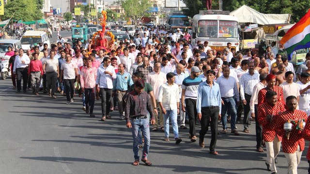 जैन मुनि संप्रतिष्ठ सागर की अंतिम यात्रा में उमड़े श्रद्धालु