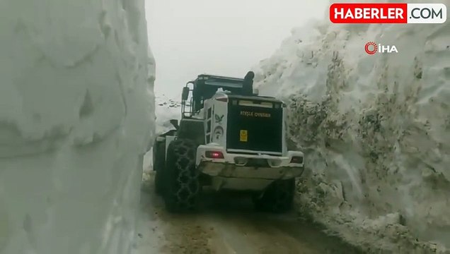 Yüksekova'da Mayıs Ayında 6 Metrelik Kar Tünelleri Şaşırtıyor