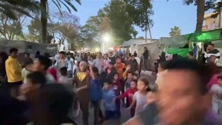 فلسطينيون يحتفلون في خان يونس بعد موافقة حماس على مقترح الهدنة
