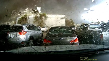 Tornado causa destrucción en Nebraska