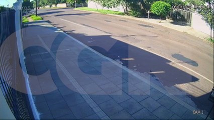 Veja o momento do acidente que deixou um motociclista ferido no Bairro Neva