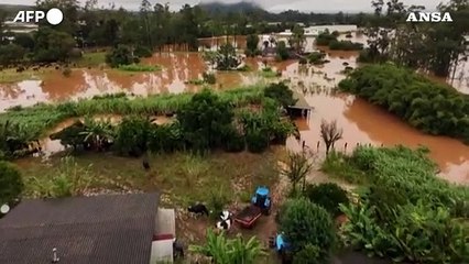 Brasile, sale ad almeno 50 morti il bilancio del maltempo al sud