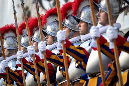 New Swiss Guards sworn in at Vatican