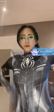 Cubeth cewek cantik kacamata kostum Spiderman