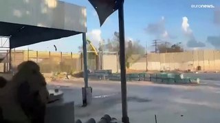 شاهد: الجيش الإسرائيلي ينشر صور دباباته عند الجانب الفلسطيني من معبر رفح