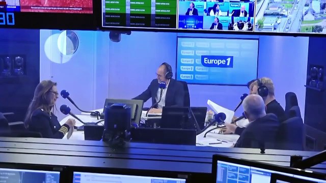La flute chinoise de Raffarin et le sosie de Valérie Hayer : le zapping politique de Dimitri Vernet