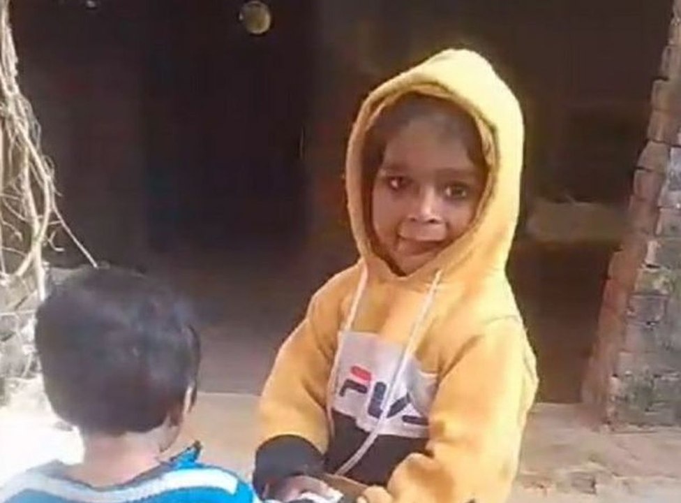 कोटा रेलवे स्टेशन पर टिकट लेने गया था पिता, वाप...