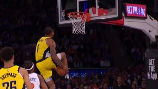 Obi Toppin hits through-the-legs dunk against Knicks