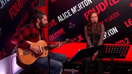 Alice Merton et Waxx interprètent "No Surprises" en live dans Foudre