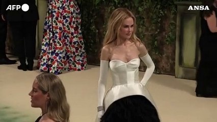 Met Gala 2024, le celebrita' sfilano a New York per la 'festa dell'anno'