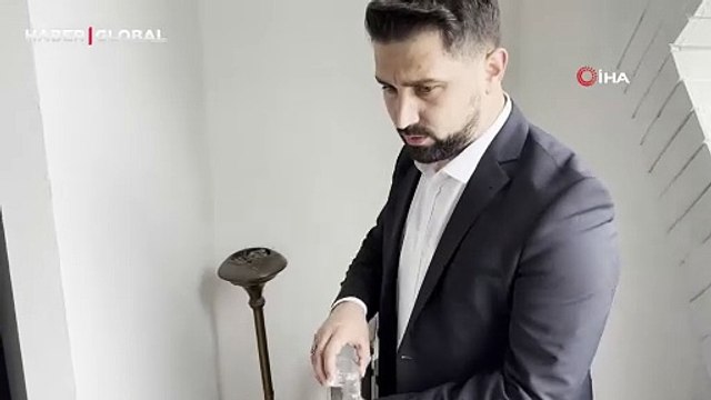 Makam odasının balkonundaki küllük kumrunun yuvası oldu