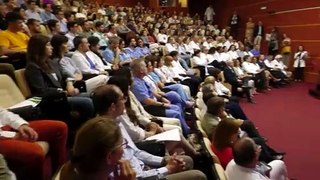 Moreno pide al Gobierno un pacto por la sanidad con 1.000 plazas MIR más en 4 años
