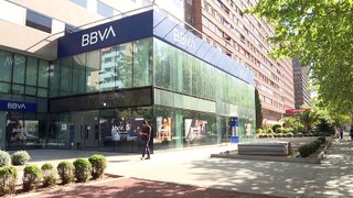 Banco Sabadell se desploma casi un 3,4% tras rechazar la oferta de BBVA, que sube un 1,7%