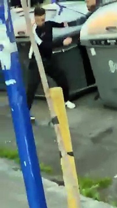 [VIDEO] Vean la surrealista pelea entre magrebíes en Vizcaya