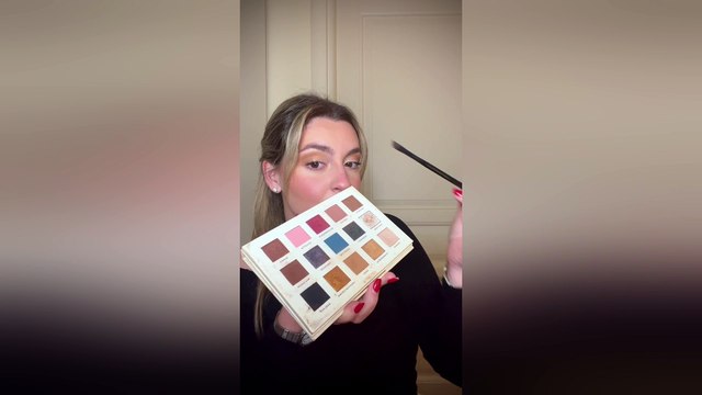 Come trasformare un trucco da giorno in un trucco per uscire la sera