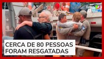 Idosos são resgatados após ficarem ilhados em Porto Alegre