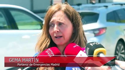 Скачать видео: Dos trabajadores atrapados y uno herido tras derrumbarse el forjado de un edificio en Madrid