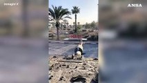 Rafah, carro armato israeliano abbatte il cartello 