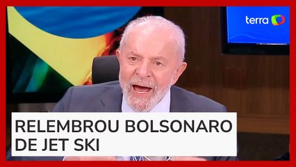 'Quando teve a cheia na Bahia, o presidente estava passeando de jet ski', diz Lula sobre Bolsonaro
