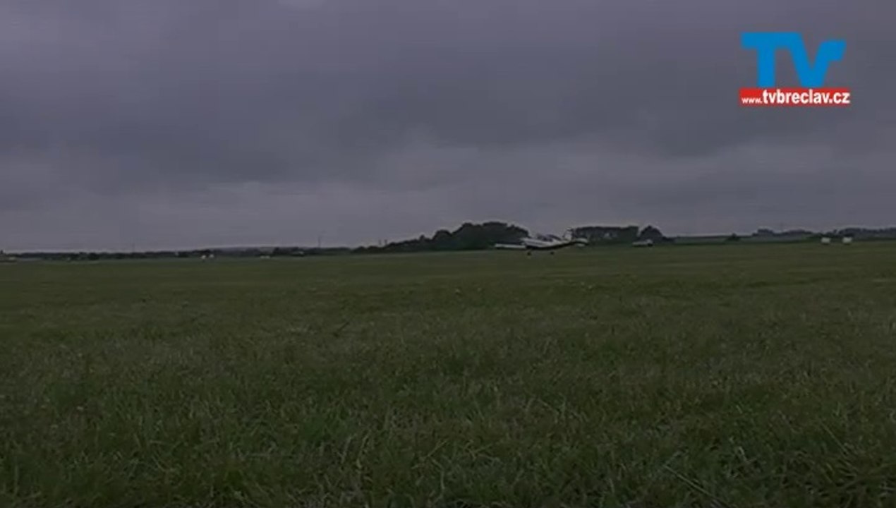 Aeroklub Břeclav - Den otevřených dveří na letišti u Břeclavi