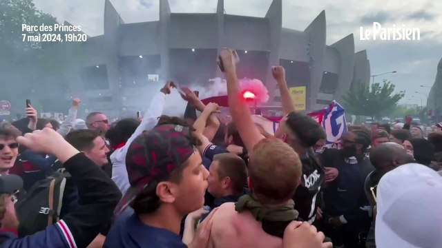 PSG-Dortmund : l'ambiance monte aux abords du Parc des Princes...
