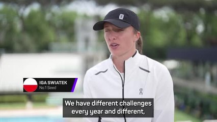 Swiatek not thinking about clay court double