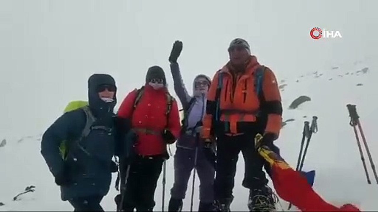 Ağrı Dağı kadın dağcılara geçit vermedi