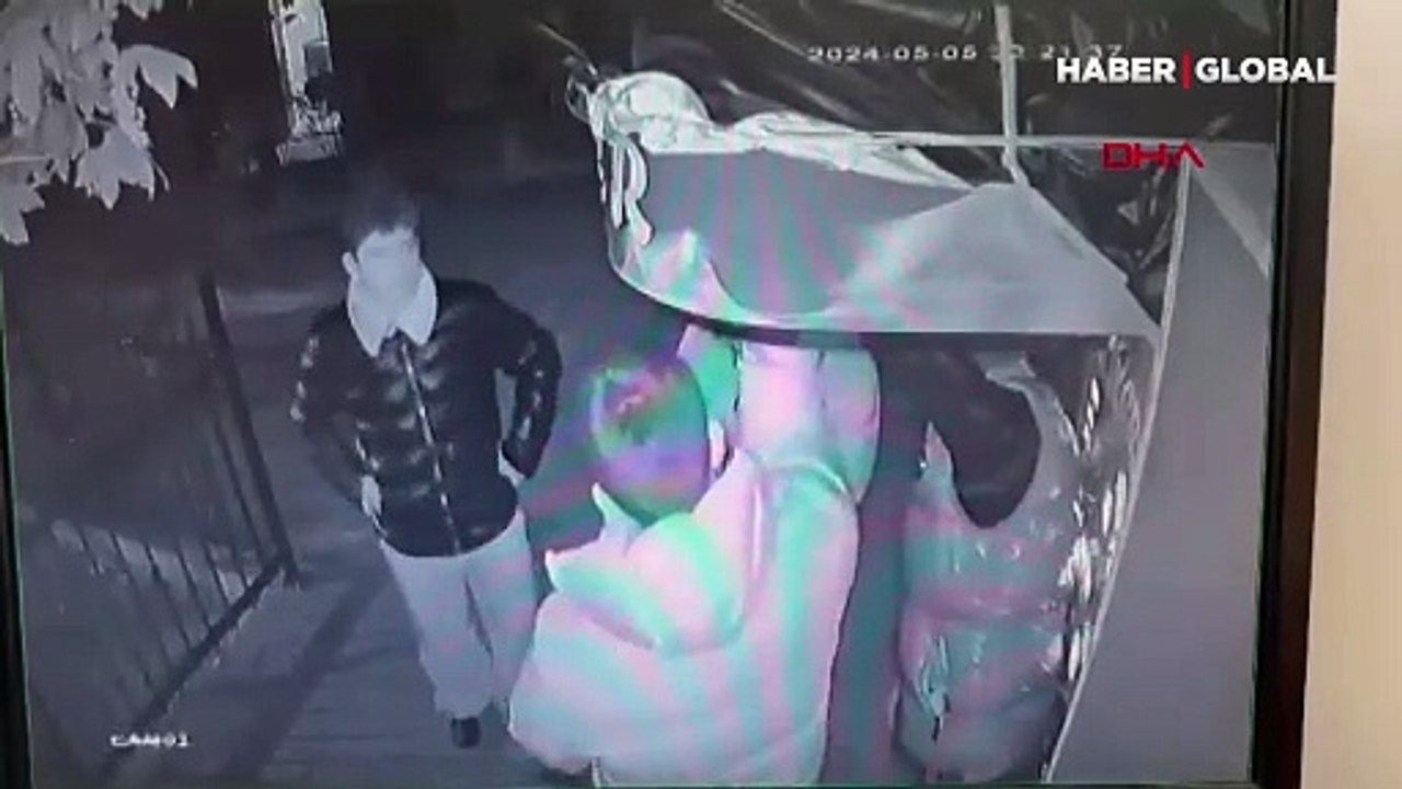 Bolu'da boks makinesini çalıştıramayan bir grup genç cihazı tekmeledi 