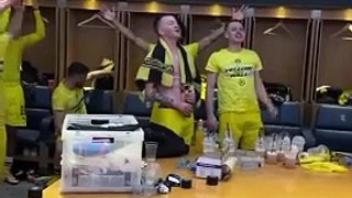 ¡El Borussia Dortmund celebra su pase a la final de la champions cantando un tema de Adele!