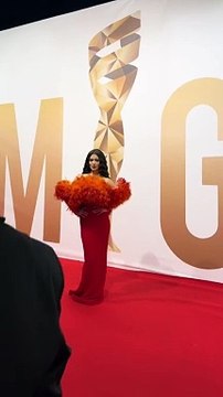 روان بن حسين تثير الجدل بأكتافها العريضة بهذا الفستان؟! 2