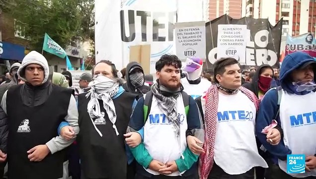 Oposición argentina protesta en rechazo al cierre de programas y comedores sociales