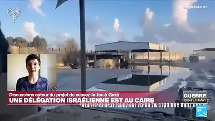 Une file interminable de camions chargés daide humanitaire attendent de pouvoir entrer à Rafah