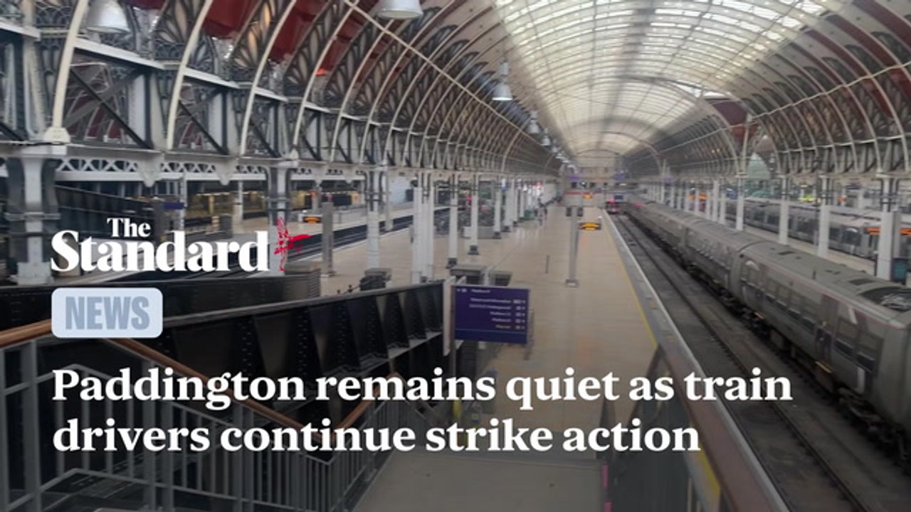 Train strikes hit commuters for second day as airport e-gates 'back online'