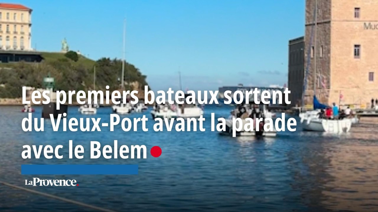 Des bateaux quittent le Vieux-Port de Marseille en direction du Belem