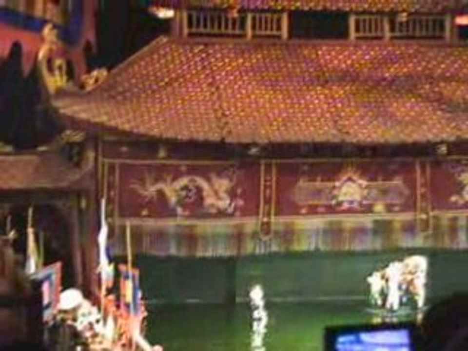 Spectacle des marionnettes sur l'eau à Hanoï