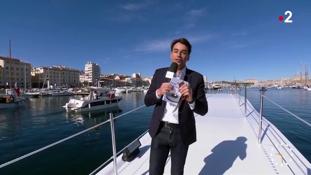 Julian Bugier, la braguette ouverte en plein direct sur France 2.