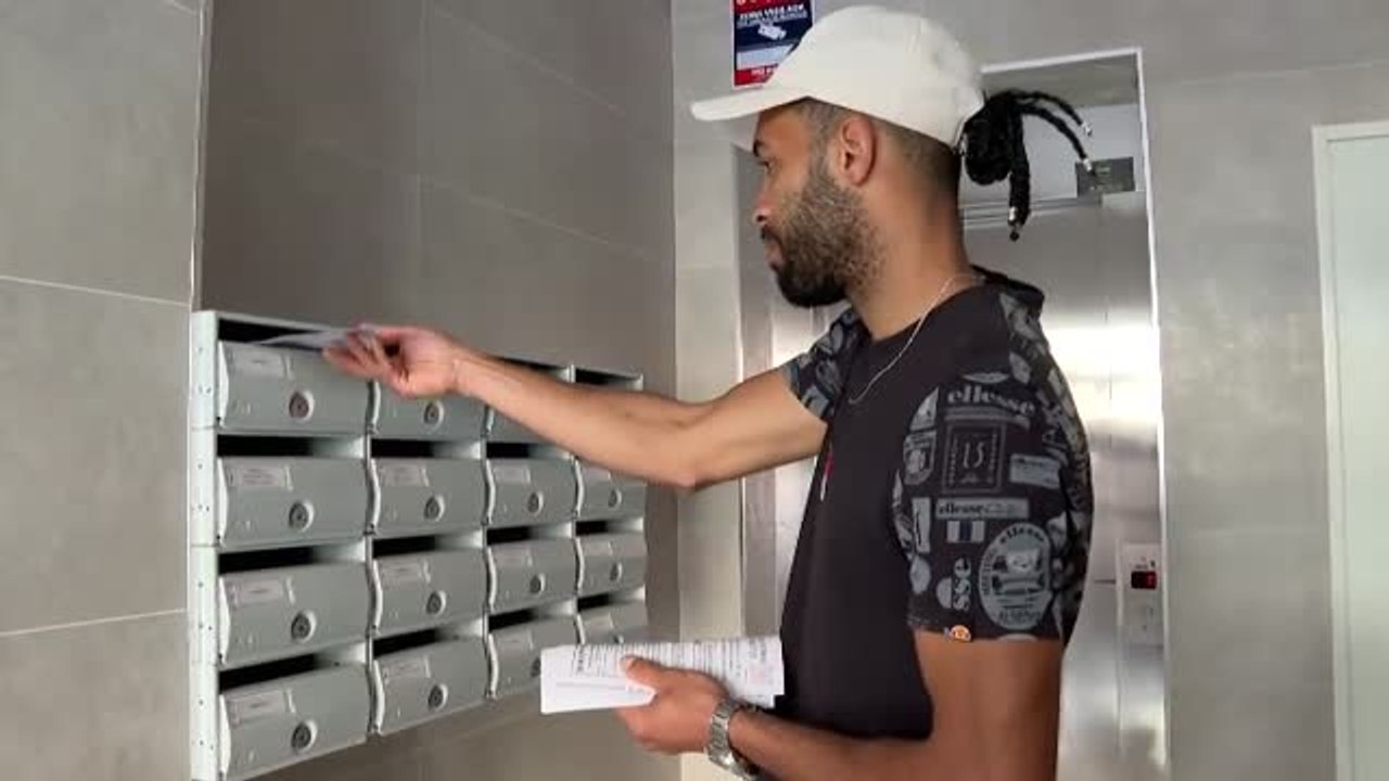 Los repartidores de Valencia se suman a la campaña contra los pisos turísticos