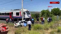 Manisa'da hemzemin geçitte yolcu treni çarpan otomobilin sürücüsü öldü