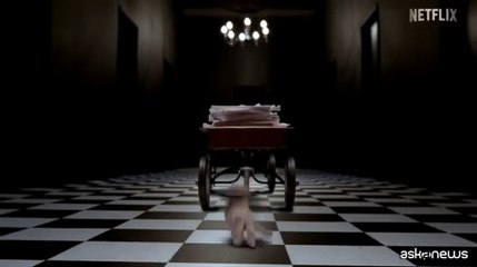 Si gira "Mercoled? 2", Mano consegna il copione al cast