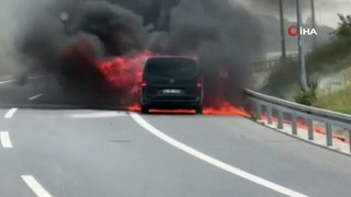 Silivri Kuzey Marmara Otoyolu'nda ticari araç alev alev yandı