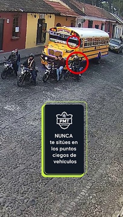 Imágenes fuertes: cámara de PMT de Antigua graba cuando bus atropella a motociclista